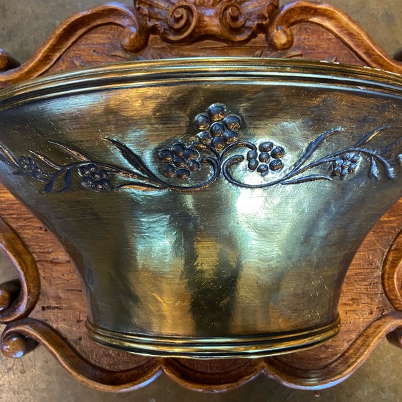 Rare Syroco Hollywood Regency Tuscan wall planter - Picture 3 of 7